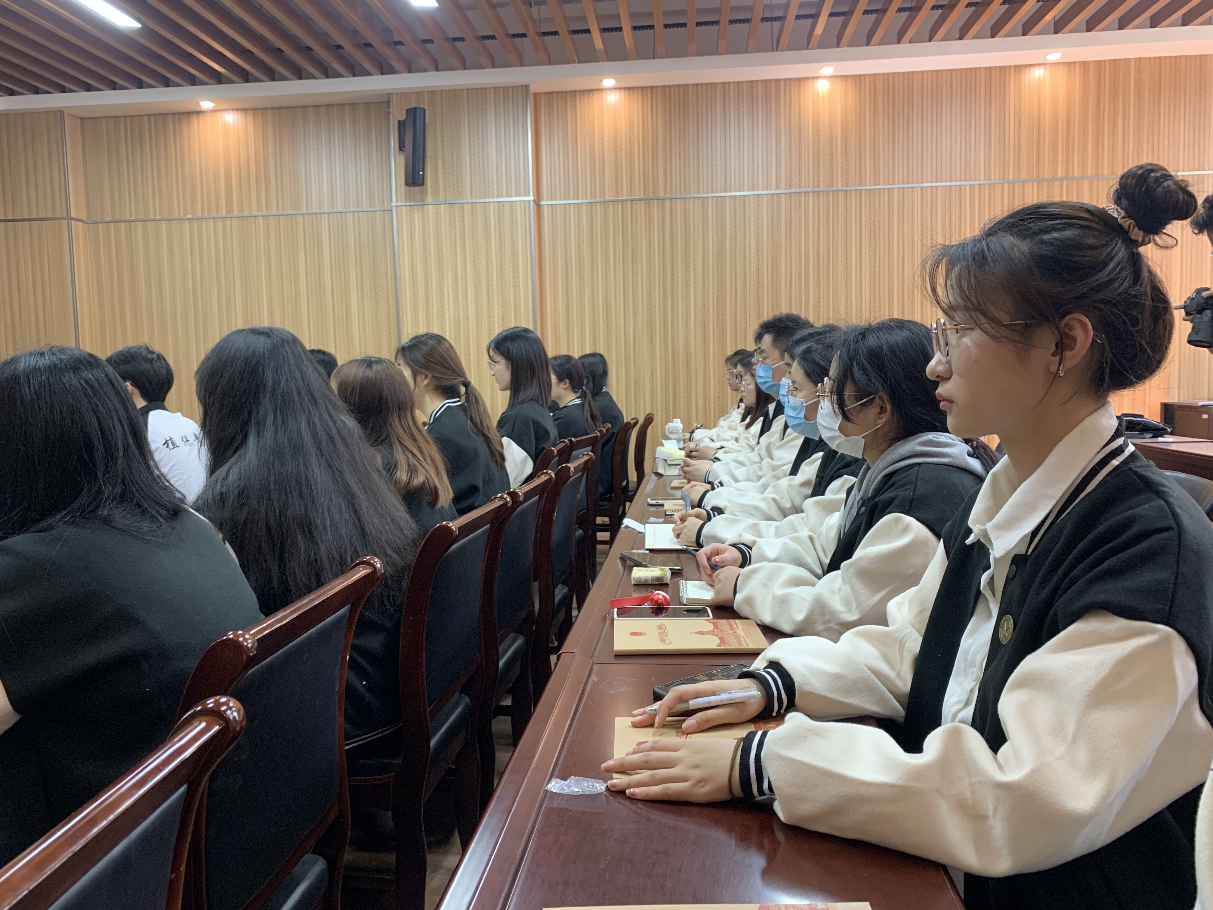 ���ߵ����˿��ֽ�