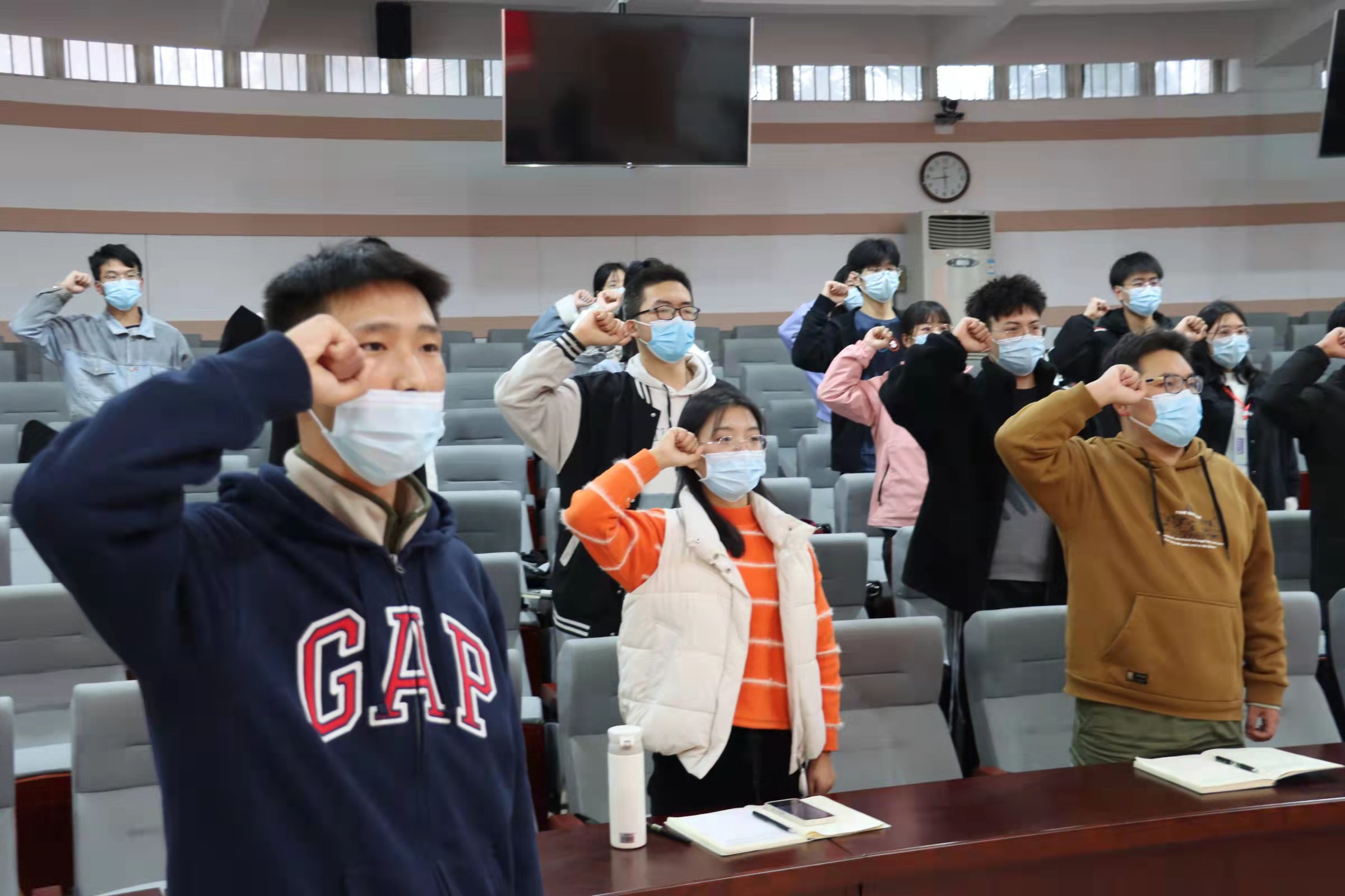 ���ߵ����˿��ֽ�