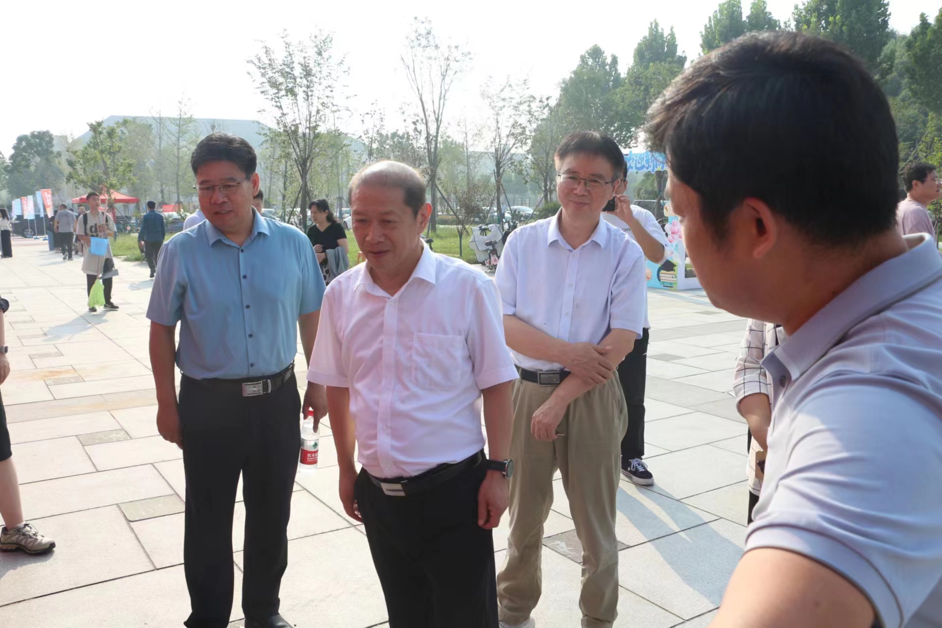 ���ߵ����˿��ֽ�