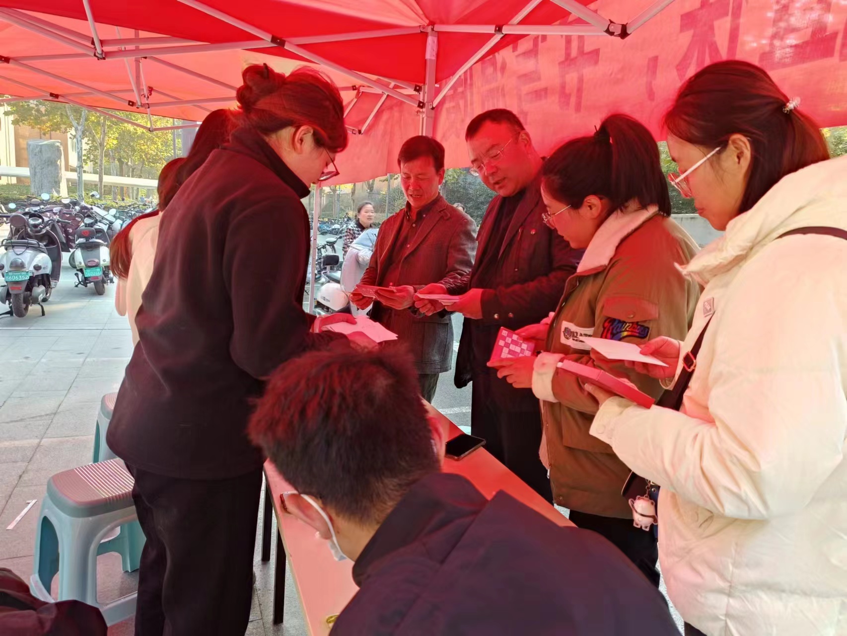 ���ߵ����˿��ֽ�