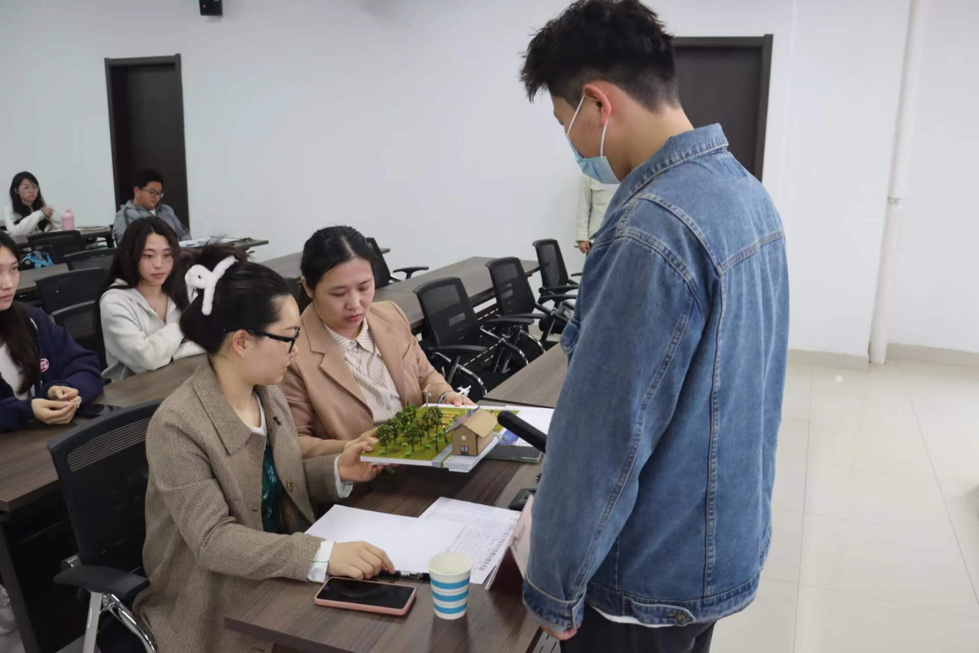 ���ߵ����˿��ֽ�