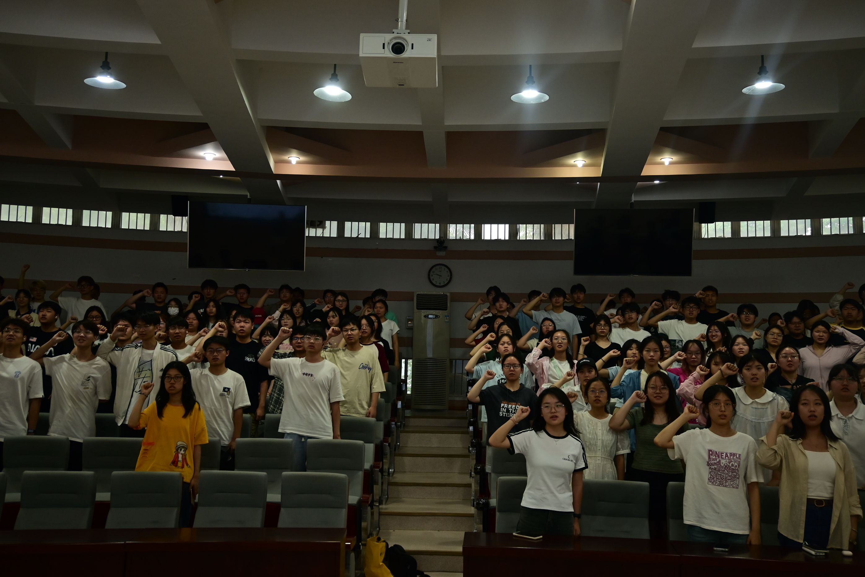 ���ߵ����˿��ֽ�