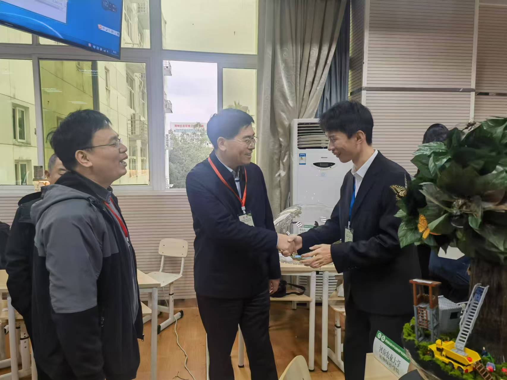 ���ߵ����˿��ֽ�