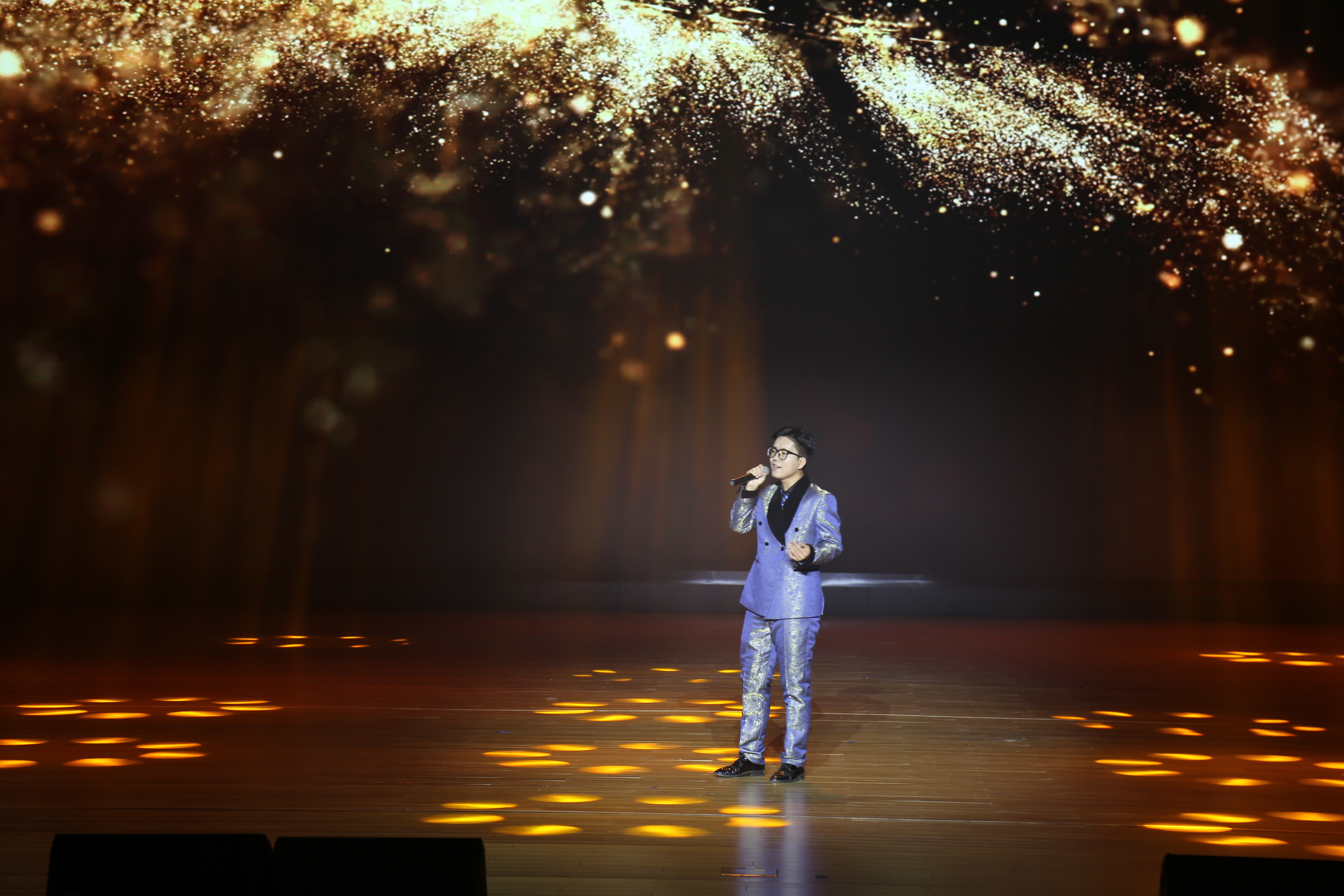 ���ߵ����˿��ֽ�