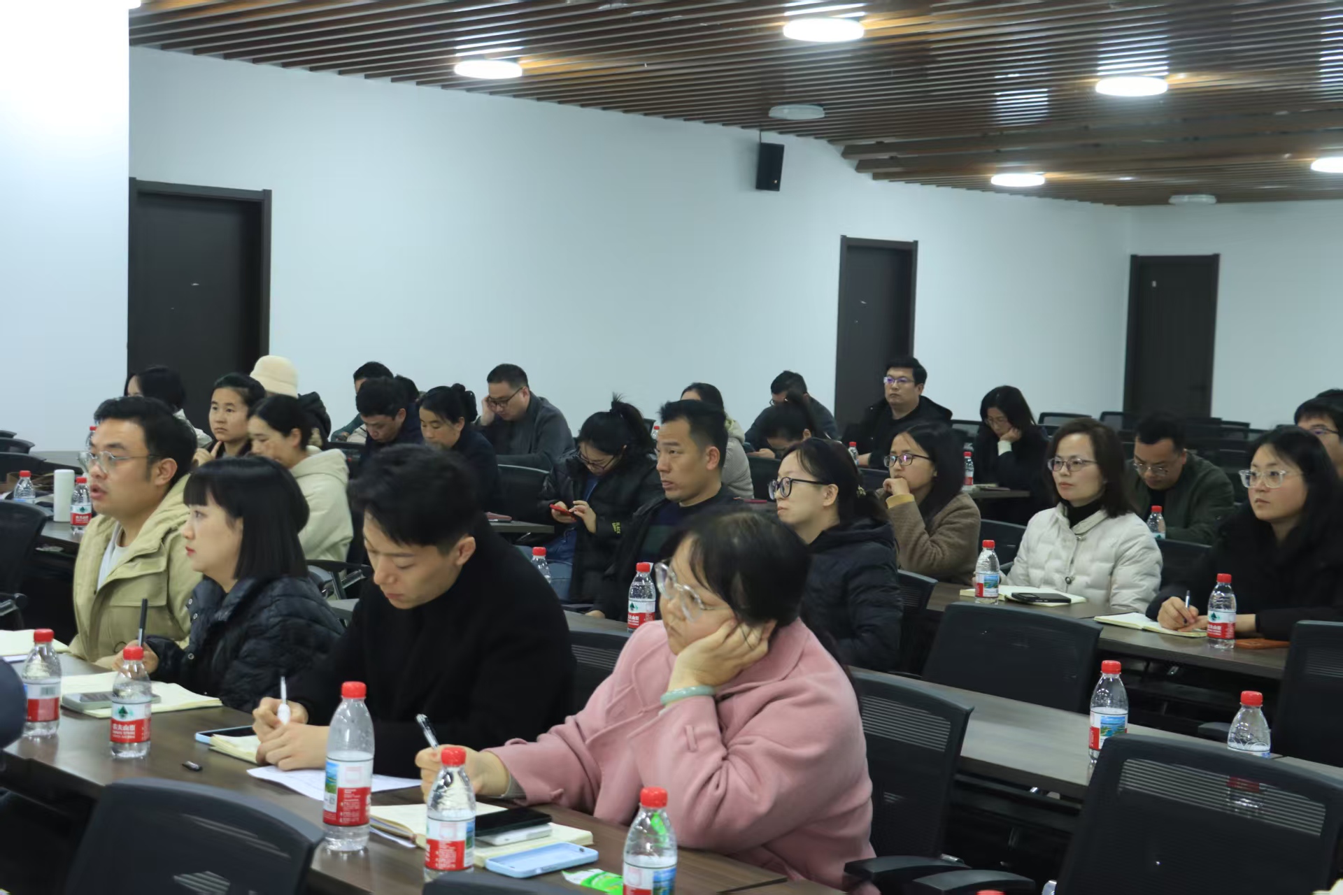 ���ߵ����˿��ֽ�