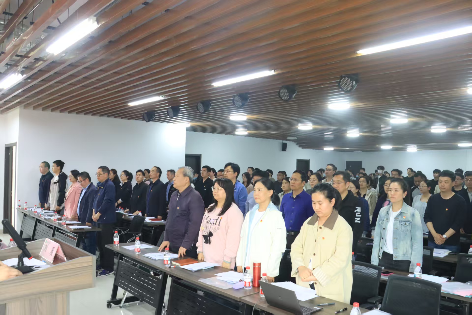 ���ߵ����˿��ֽ�